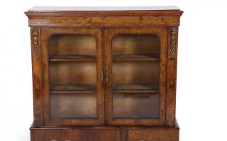 a Victorian walnut veneered bookcase sold for £480 in Keys’ spring Fine Sale