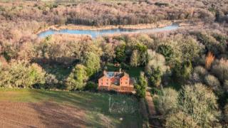 Calthorpe House is situated on the edge of a national nature reserve