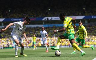 Norwich City and Leeds United drew blank in their play-off first leg at Carrow Road.