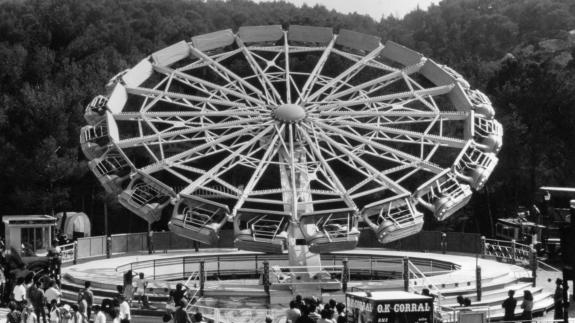 Eastern Daily Press: THRILLS: The Star Ride Enterprise was one of the main attractions at Pleasurewood Hills, Lowestoft in 1989. Eastern Daily Press: THRILLS: The Star Ride Enterprise was one of the main attractions at Pleasurewood Hills, Lowestoft in 1989.