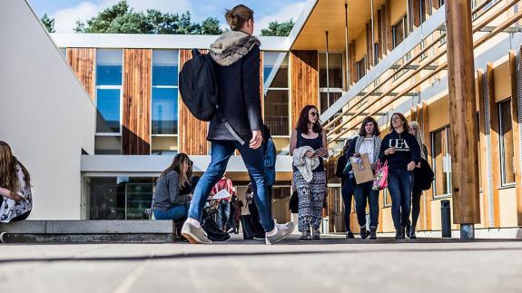 Eastern Daily Press: UEA student have recieved a letter urging them to stay in Norwich despite the lockdown. Picture: Darren Carter Eastern Daily Press: UEA student have recieved a letter urging them to stay in Norwich despite the lockdown. Picture: Darren Carter
