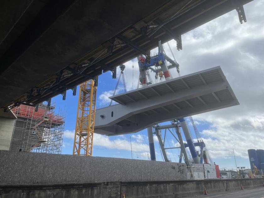 Watch: Great Yarmouth third crossing lifted into place