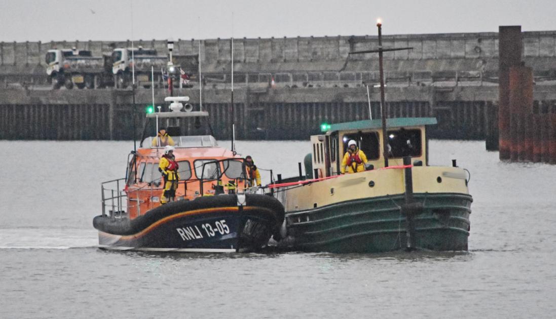 Lifeboat rescues stranded houseboat off Lowestoft coast 