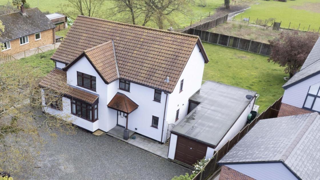 Five-bedroom property in Drayton for sale at OIRO £895k 