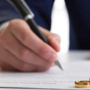Brief indicative material reports (BIMS) can be drafted in the initial stages of a divorce, helping couples gain a deeper understanding of their finances.