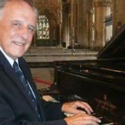 World-renowned concert pianist Roman Rudnytsky will perform in Bungay.
